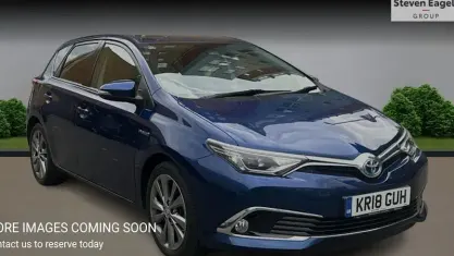 Usado Toyota Auris Hybrid 136 HP (100 kW) 2019 Citadino