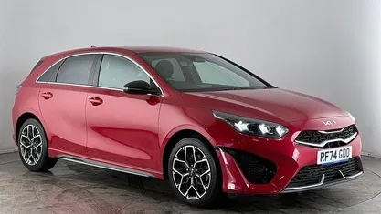 Usado Kia Ceed GT-Line 140 HP (102 kW) 2024 Vermelho Citadino