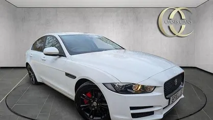Used Jaguar XE Prestige 200 HP (147 kW) 2016 White Sedan