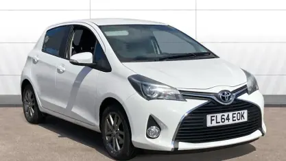 Used Toyota Yaris 69 HP (50 kW) 2014 White Hatchback