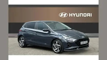 Gebraucht Hyundai i20 Premium 101 PS (74 kW) 2025 Grau Kleinwagen