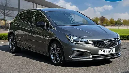 Used Vauxhall Astra SRi 150 HP (110 kW) 2017 Grey Hatchback