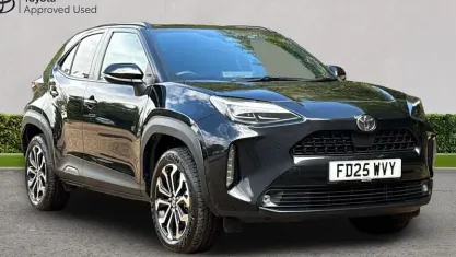 Used Toyota Yaris Cross Design 116 HP (85 kW) 2025 Black SUV
