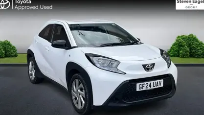 Used Toyota Aygo X PURE 72 HP (52 kW) 2024 White SUV