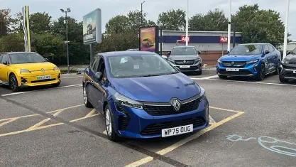 Used Renault Clio Evolution 143 HP (105 kW) 2025 Special metallic iron blue Hatchback