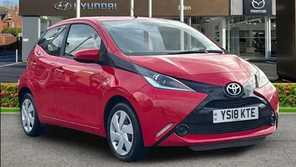Used Toyota Aygo X-play 69 HP (50 kW) 2018 Red Hatchback