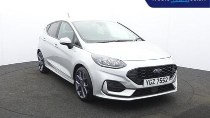Usado Ford Fiesta ST-Line 101 HP (74 kW) 2022 Prateado Citadino