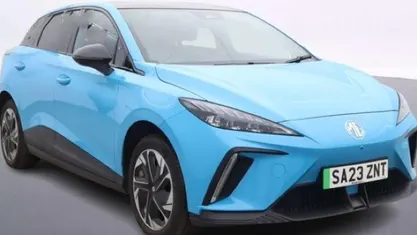 Begagnad MG MG4 EV Trophy 150 kW (204 HK) 2025 Halvkombi