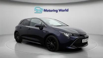 Begagnad Toyota Corolla Design 122 HK (89 kW) 2022 Halvkombi