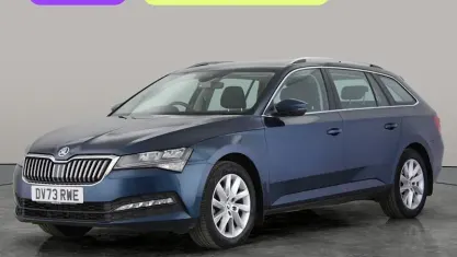 Usado Skoda Superb SE 150 CV (110 kW) 2023 Azul Familiar