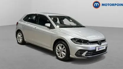 Begagnad VW Polo Style 95 HK (69 kW) 2023 Silver Halvkombi