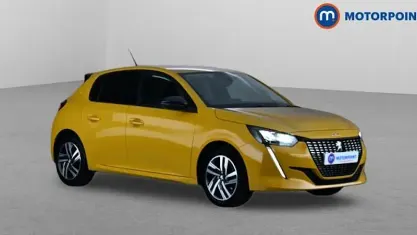 Used Peugeot 208 Allure+ 102 HP (75 kW) 2023 Yellow Hatchback