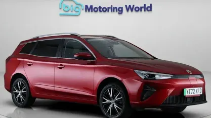 Käytetty MG MG5 EV Trophy 114 kW (156 HP) 2022 Punainen Farmari
