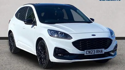 Usado Ford Kuga ST-Line X 150 HP (110 kW) 2023 Branco SUV