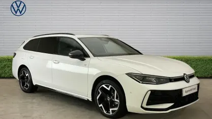 Usado VW Passat R-line 272 HP (200 kW) 2025 Branco Carrinha