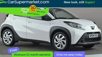 Używany Toyota Aygo X PURE 72 KM (52 kW) 2024 Biały SUV