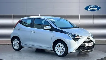 Used Toyota Aygo X-play 72 HP (52 kW) 2020 Hatchback