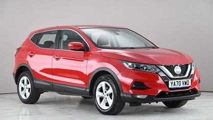 Used Nissan Qashqai Acenta Premium 140 HP (102 kW) 2020 Red SUV