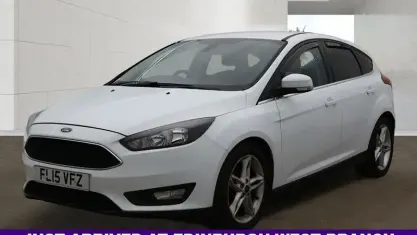 Used Ford Focus Zetec 116 HP (85 kW) 2015 White Hatchback
