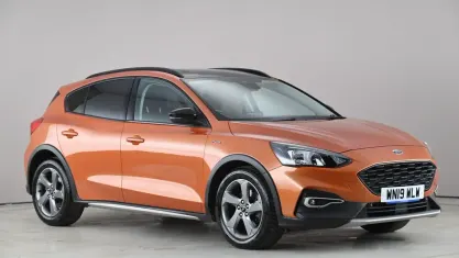 Used Ford Focus Active 125 HP (91 kW) 2019 Orange Hatchback