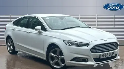 Used Ford Mondeo Titanium 165 HP (121 kW) 2018 White Hatchback