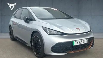 Begagnad Cupra Born e-Boost 169 kW (230 HK) 2024 Halvkombi