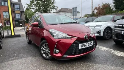 Used Toyota Yaris 111 HP (81 kW) 2017 Red Hatchback