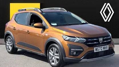 Used Dacia Sandero Comfort 101 HP (74 kW) 2022 Orange Hatchback