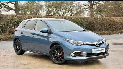 Używany Toyota Auris Hybrid 136 KM (100 kW) 2016 Hatchback