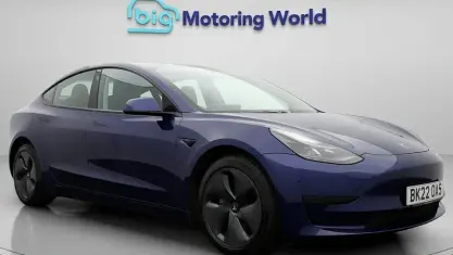 Begagnad Tesla Model 3 Standard Range 180 kW (245 HK) 2021 Blå Sedan