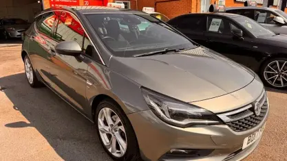 Used Vauxhall Astra SRi 101 HP (74 kW) 2017 Grey Hatchback