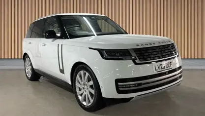 Used Land Rover Range Rover SE 441 HP (324 kW) 2023 Fuji white SUV