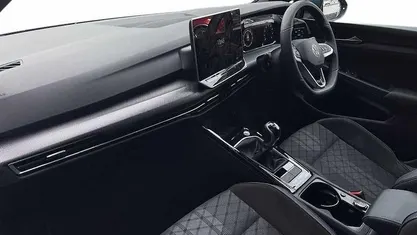 Used 2025 VW Golf VIII R-line Hatchback | £25,120 (Fair price)