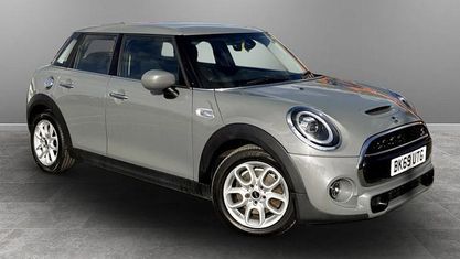 Begagnad Mini Cooper S Classic 192 HK (141 kW) 2020 Halvkombi