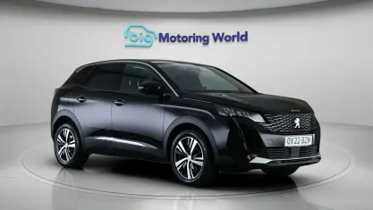 Second-hand Peugeot 3008 Allure 131 CP (96 kW) 2022 Negru SUV