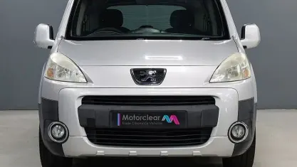 Begagnad Peugeot TePee Outdoor 92 HK (67 kW) 2014 Kombi