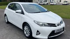 White Used 2014 Toyota Auris Hatchback | £5,850 (Fair price)