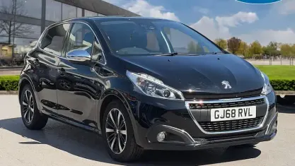 Used Peugeot 208 82 HP (60 kW) 2018 Black Hatchback