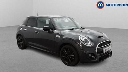 Usado Mini Cooper S Hatch 192 CV (141 kW) 2020 Gris Utilitario