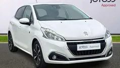 White Used 2019 Peugeot 208 Hatchback | £8,000 (Fair price)