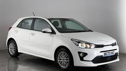 Used Kia Rio 84 HP (61 kW) 2022 White Hatchback