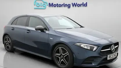 Second-hand Mercedes A180 Executive 136 CP (100 kW) 2022 Albastru Hatchback