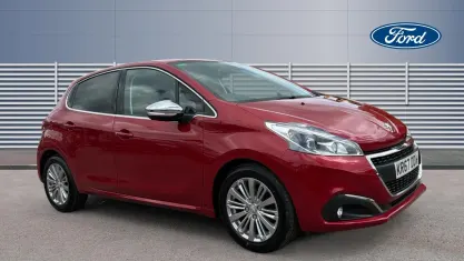 Used Peugeot 208 Allure 82 HP (60 kW) 2017 Red Hatchback