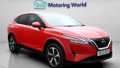 Begagnad Nissan Qashqai N-Connecta 190 HK (139 kW) 2023 Röd SUV