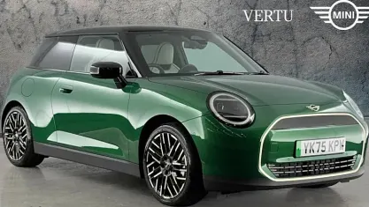 New Mini Cooper Exclusive 135 kW (184 HP) 2026 Green Hatchback