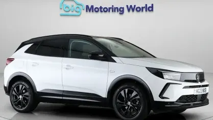 Used Vauxhall Grandland X S 131 HP (96 kW) 2023 White SUV