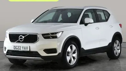 Używany Volvo XC40 Momentum 163 KM (119 kW) 2021 Biały SUV