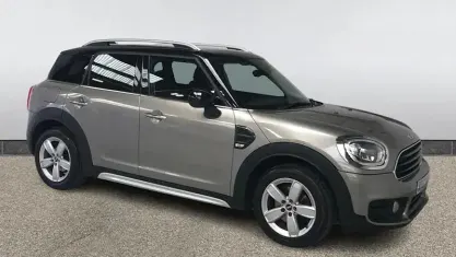 Begagnad Mini Cooper 136 HK (100 kW) 2018 Silver Halvkombi