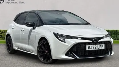 Used Toyota Corolla Sport 184 HP (135 kW) 2022 Platinum white Hatchback
