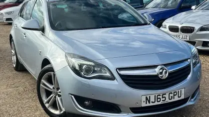 Used Vauxhall Insignia Elite 163 HP (119 kW) 2015 Silver Estate